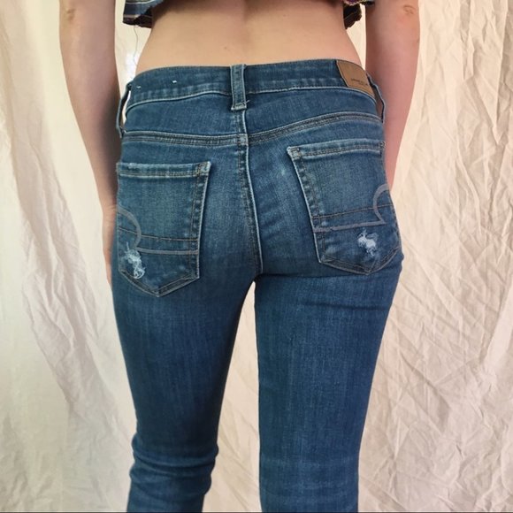 American Eagle Distressed Low Waisted Size 2 Jeggings Skinny Jeans Medium Wash - Picture 8 of 14
